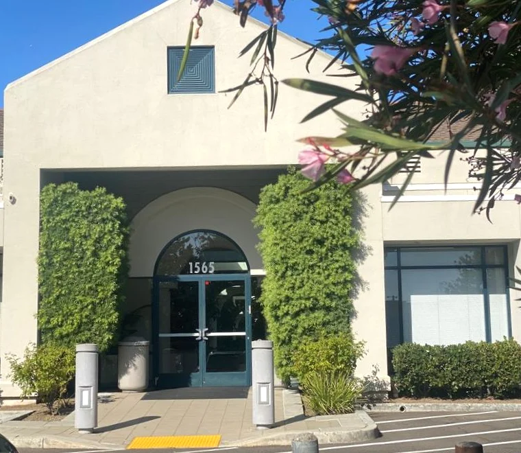 Entrance to the building at 1565 Hollenbeck Avenue