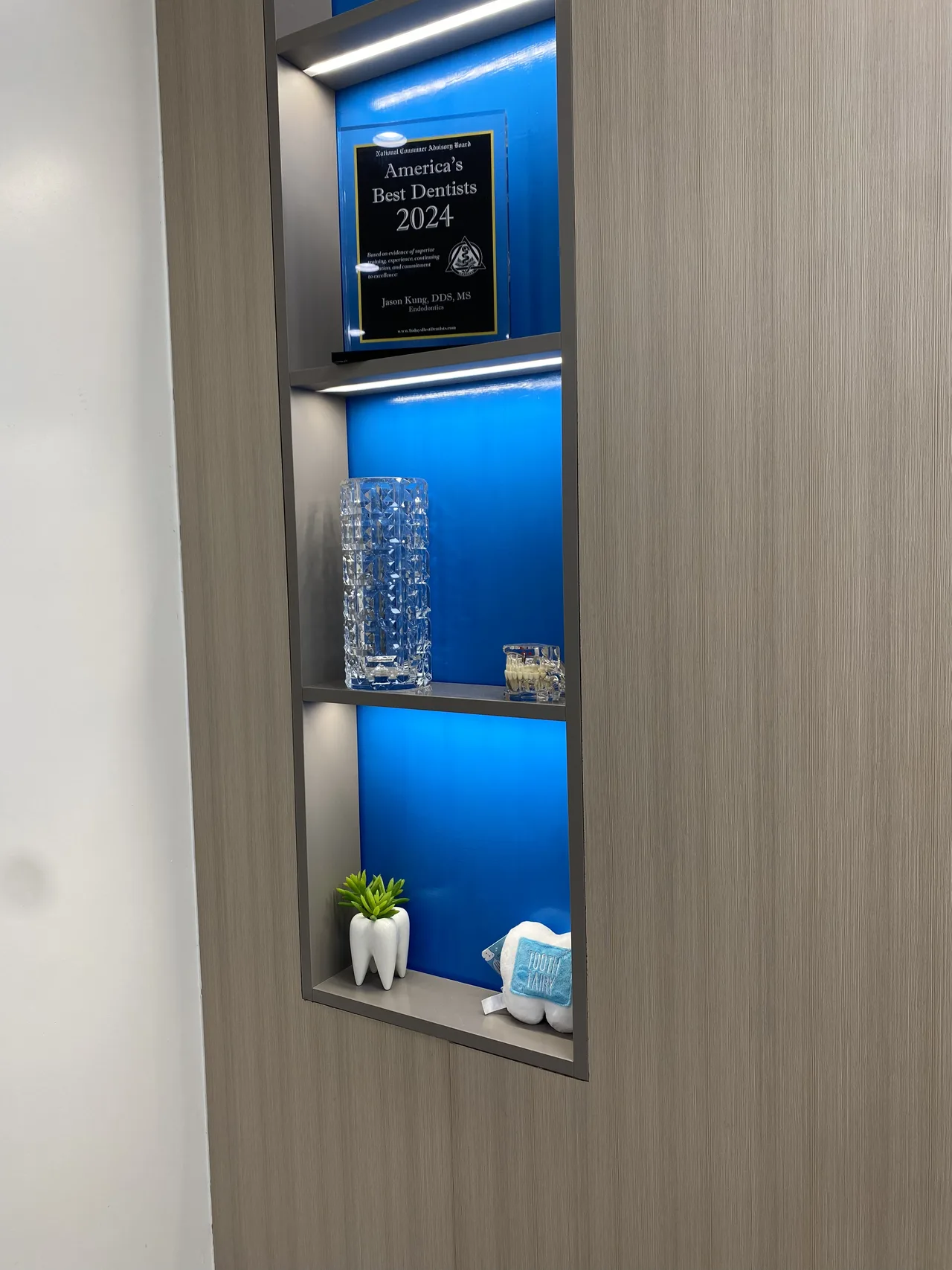 America’s Best Dentists 2024 award plaque on display at Silicon Valley Endodontics, recognizing Dr. Jason Kung.